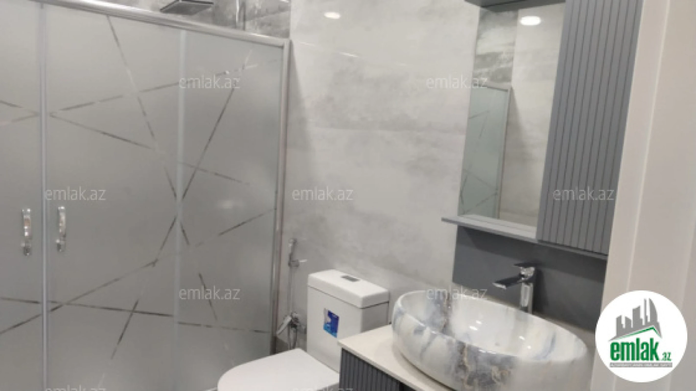 Satılır 4 otaqlı mənzil 160 m²