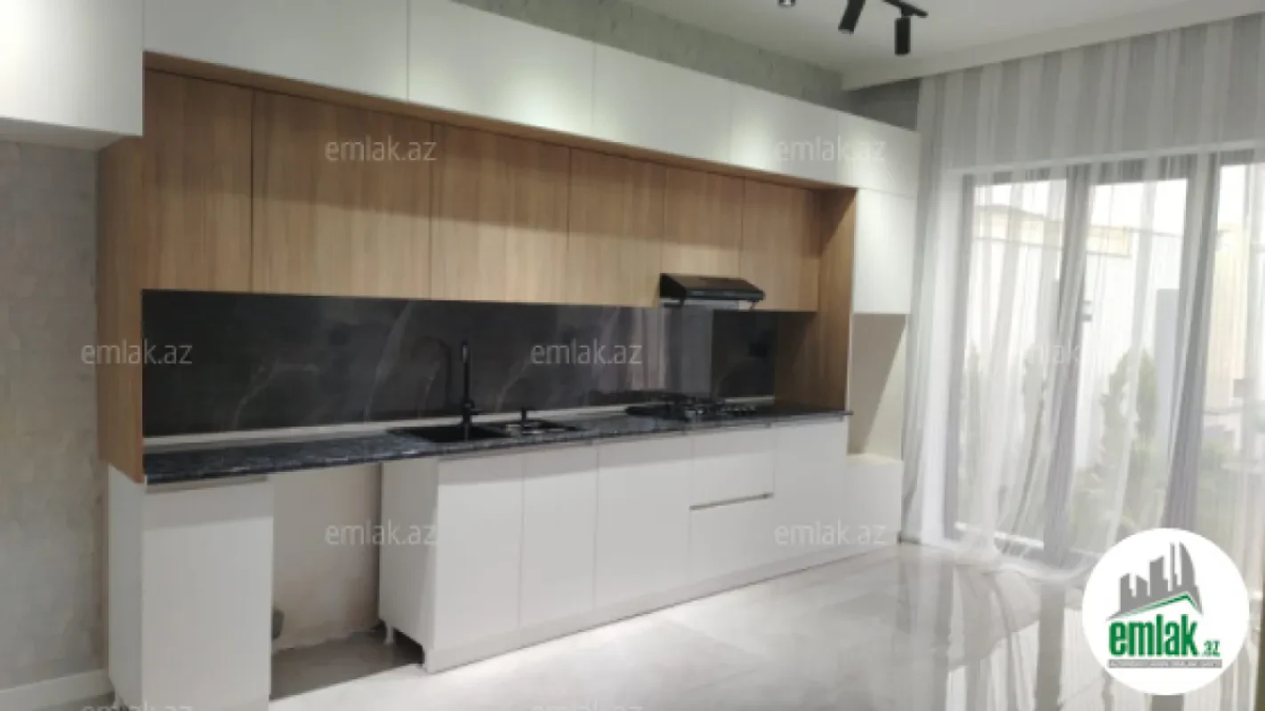 Satılır 4 otaqlı mənzil 160 m²