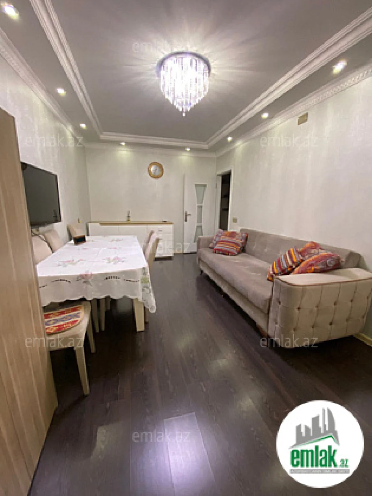 Satılır 5 otaqlı köhnə tikili 120 m²