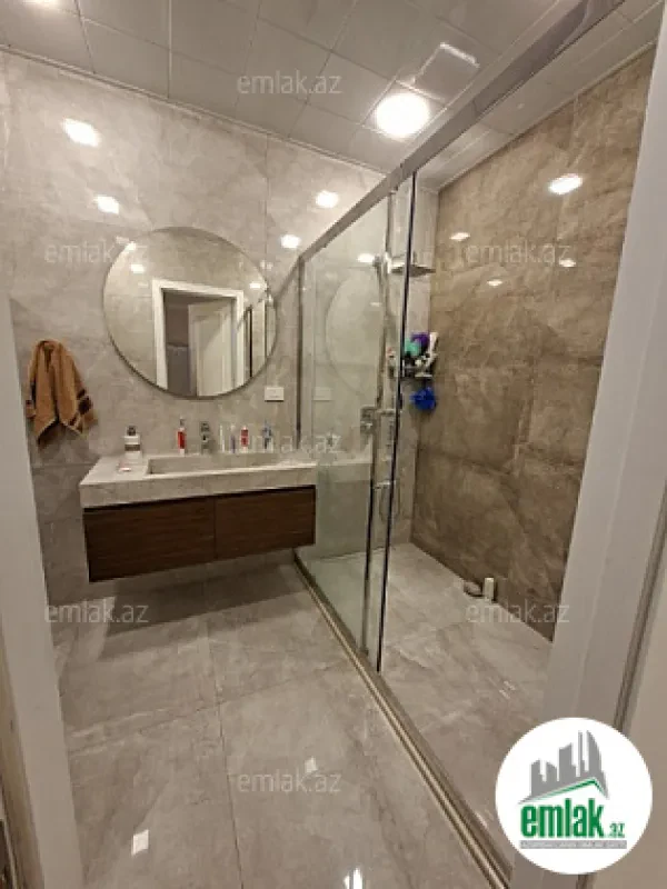Satılır 3 otaqlı yeni tikili 110 m²