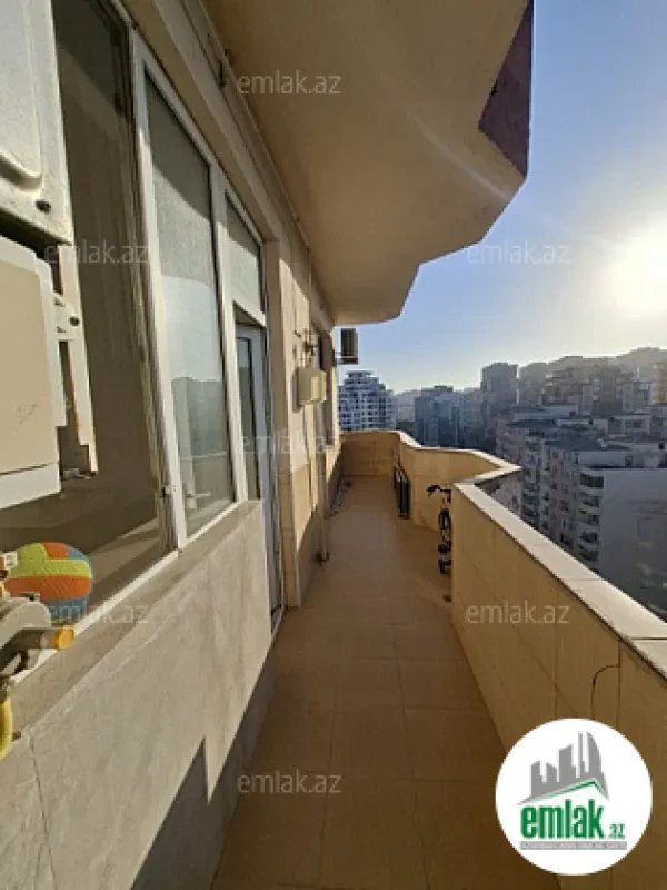 Satılır 3 otaqlı yeni tikili 110 m²