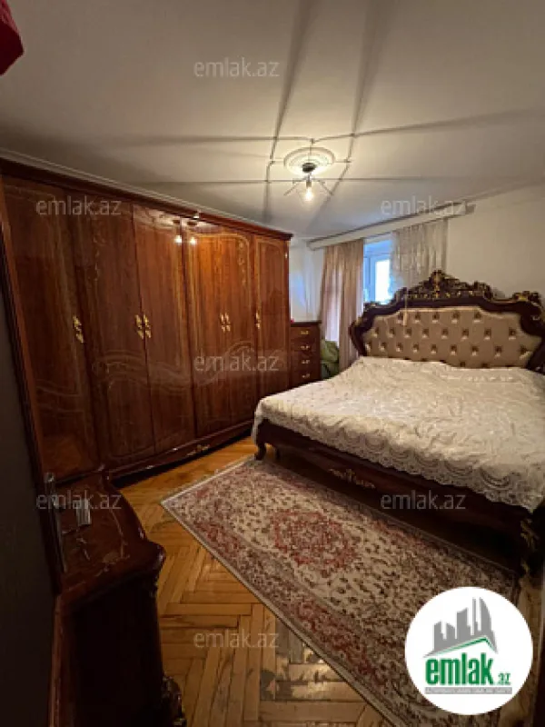 Satılır 3 otaqlı köhnə tikili 60 m²