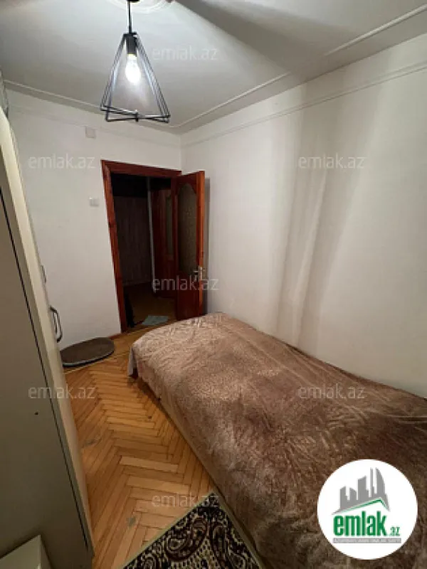 Satılır 3 otaqlı köhnə tikili 60 m²