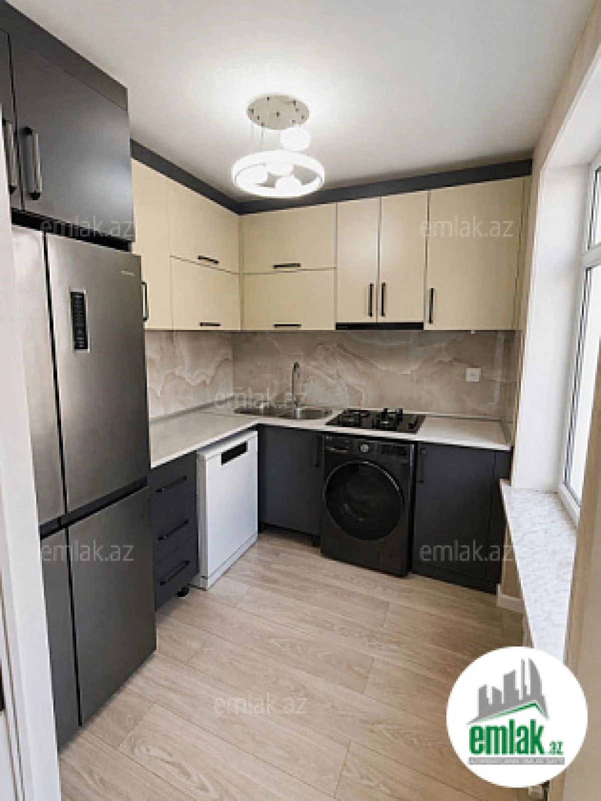 Satılır 3 otaqlı köhnə tikili 75 m²