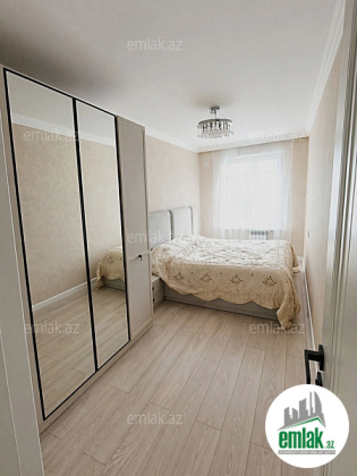 Satılır 3 otaqlı köhnə tikili 75 m²