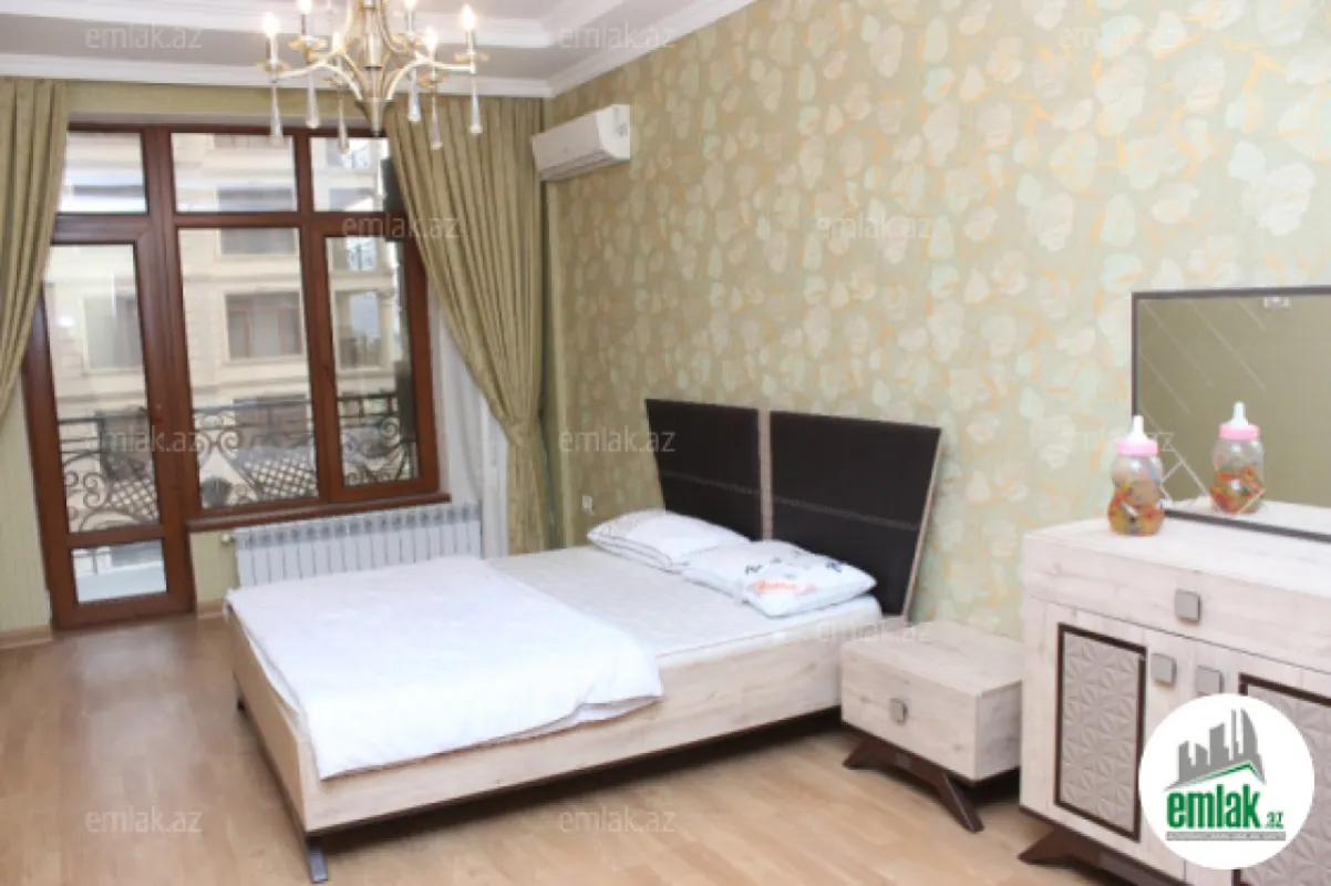 Satılır 4 otaqlı yeni tikili 220 m²