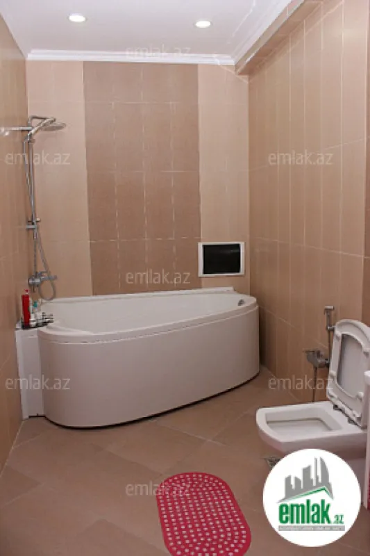 Satılır 4 otaqlı yeni tikili 220 m²