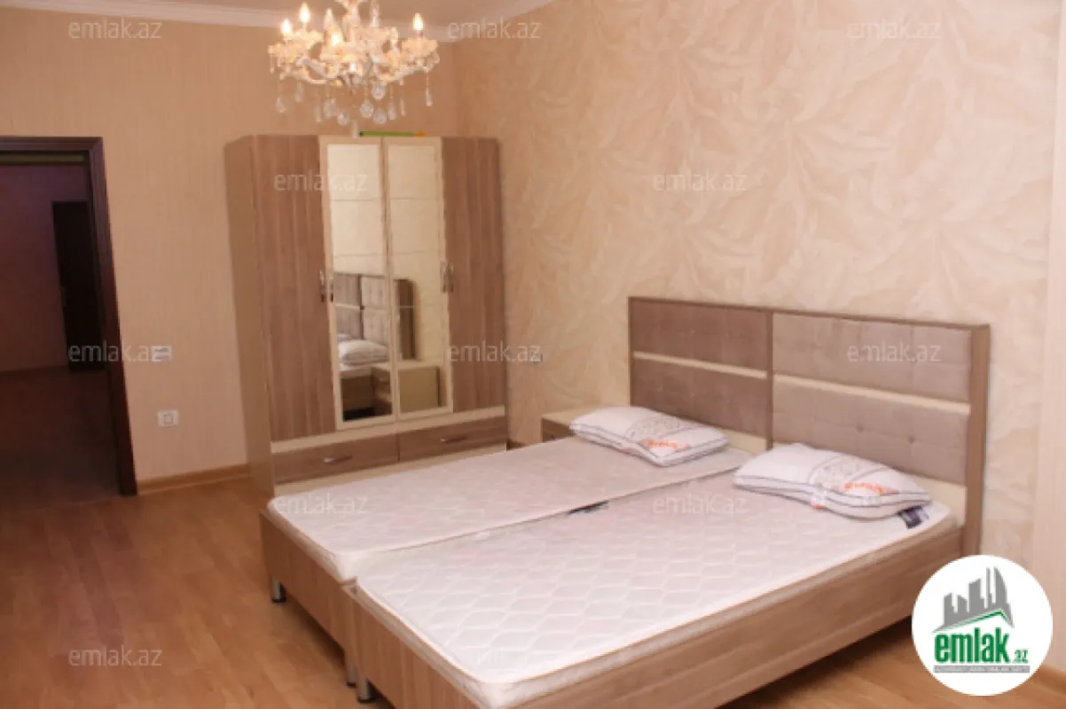 Satılır 4 otaqlı yeni tikili 220 m²