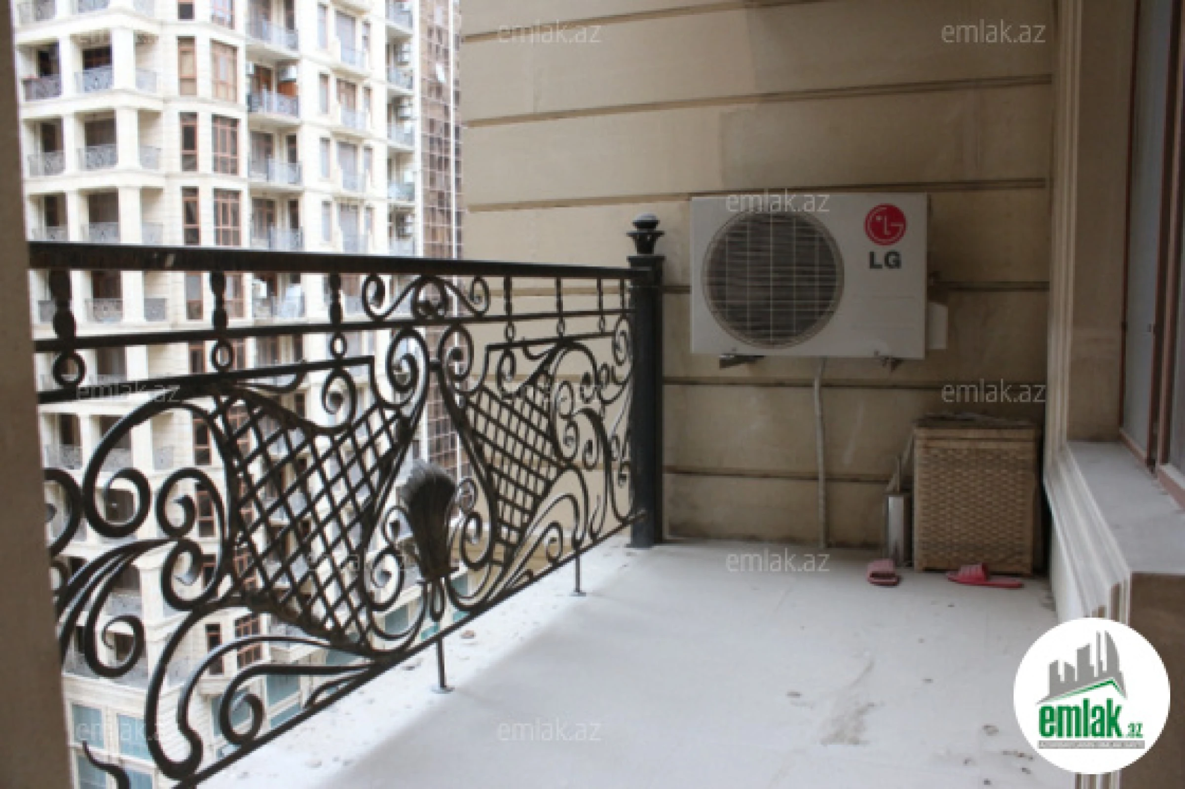 Satılır 4 otaqlı yeni tikili 220 m²