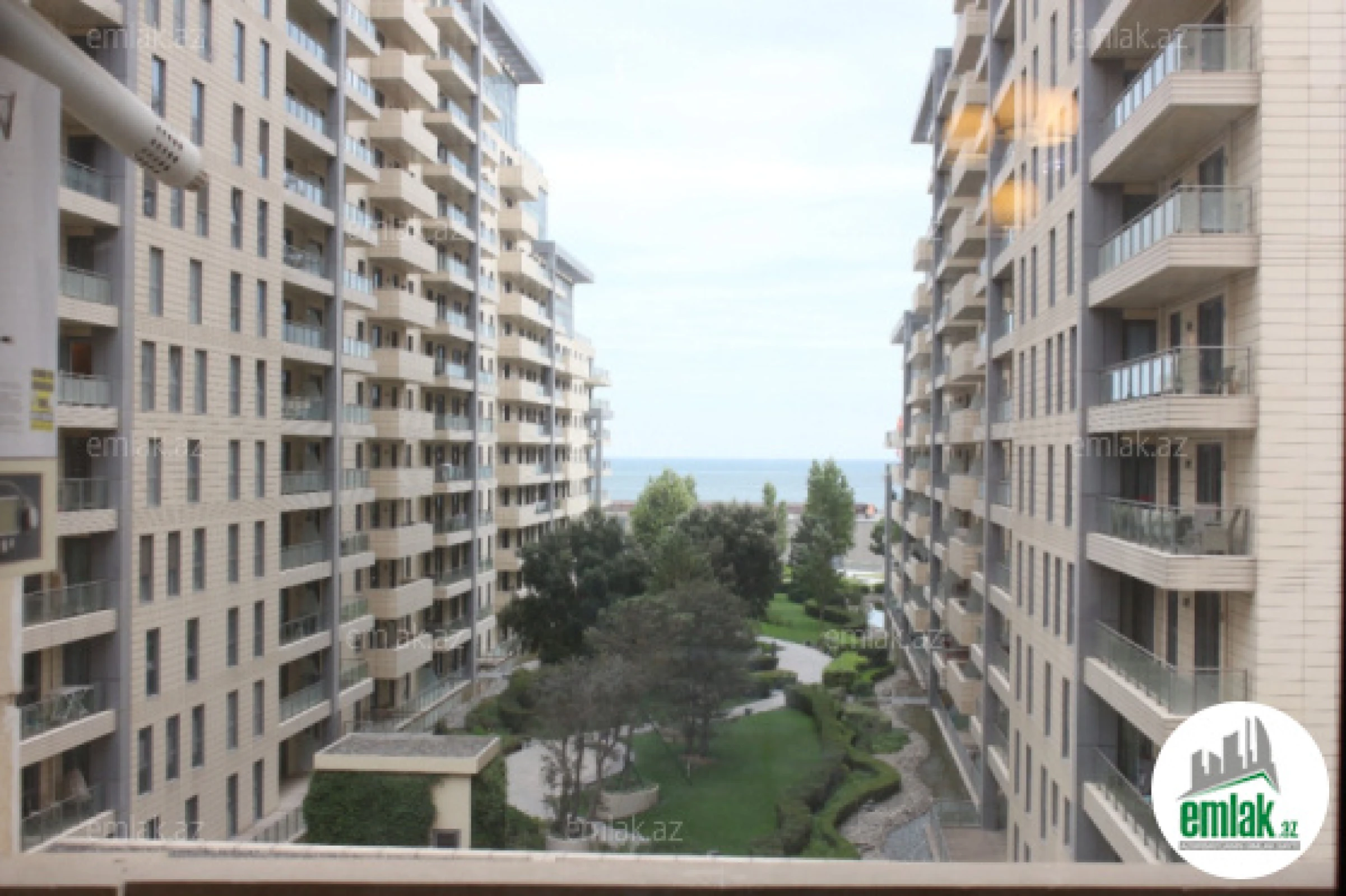 Satılır 4 otaqlı yeni tikili 220 m²