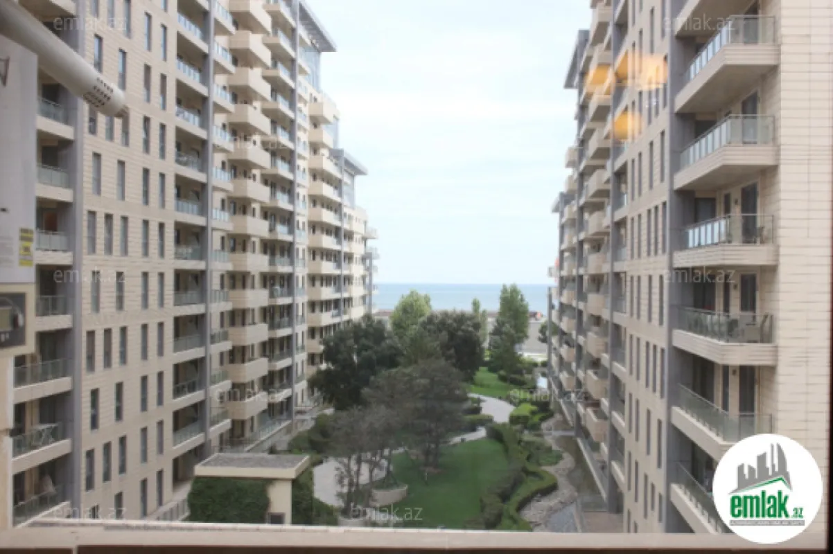 Satılır 4 otaqlı yeni tikili 220 m²