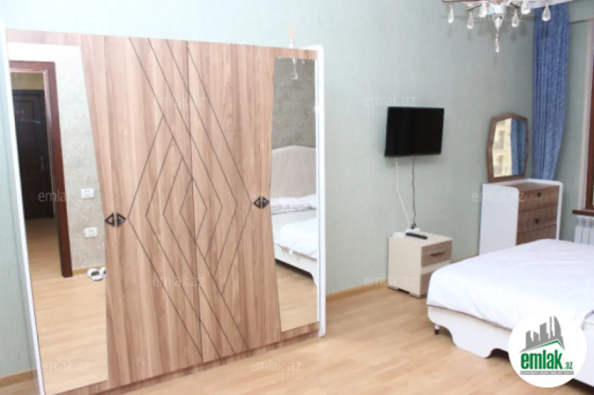 Satılır 4 otaqlı yeni tikili 220 m²