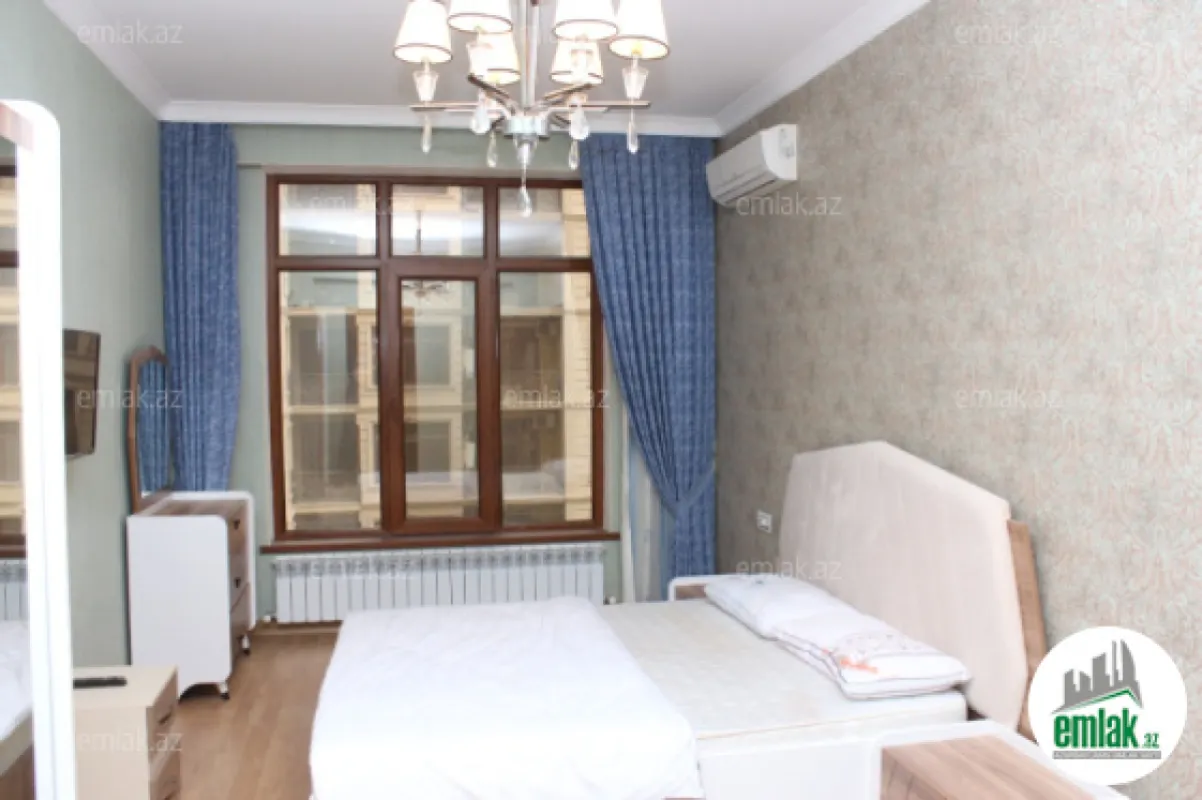 Satılır 4 otaqlı yeni tikili 220 m²