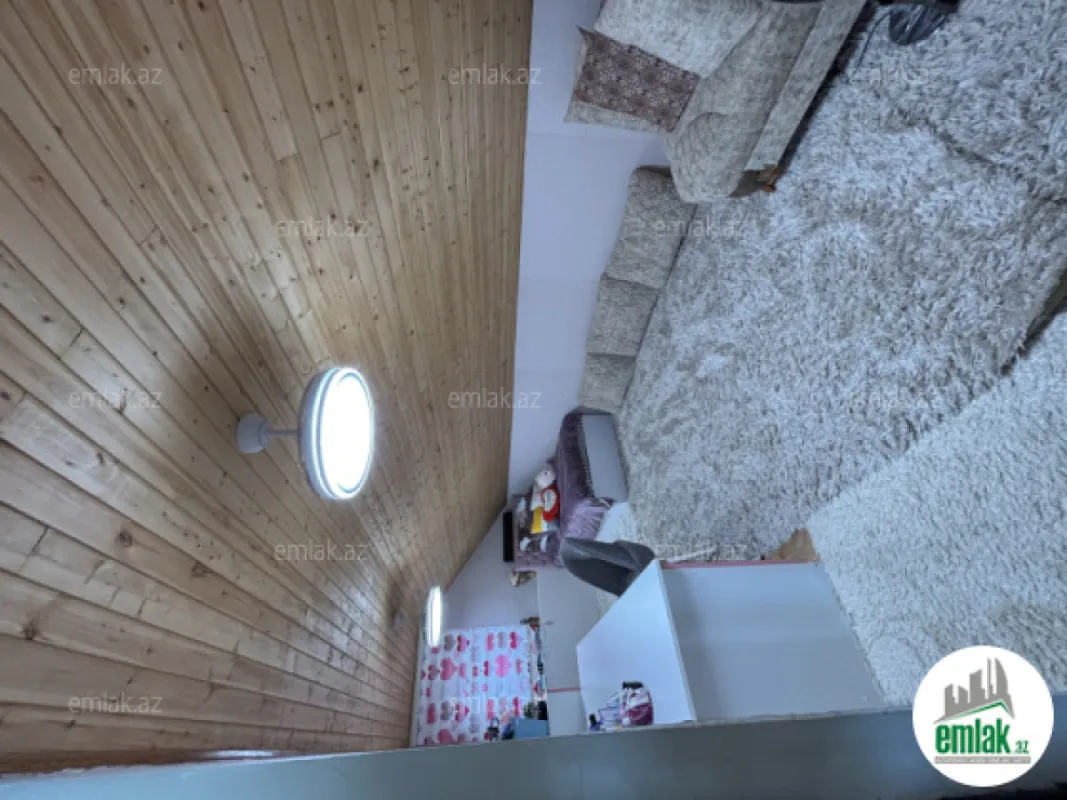 Satılır 6 otaqlı həyət evi 200 m²