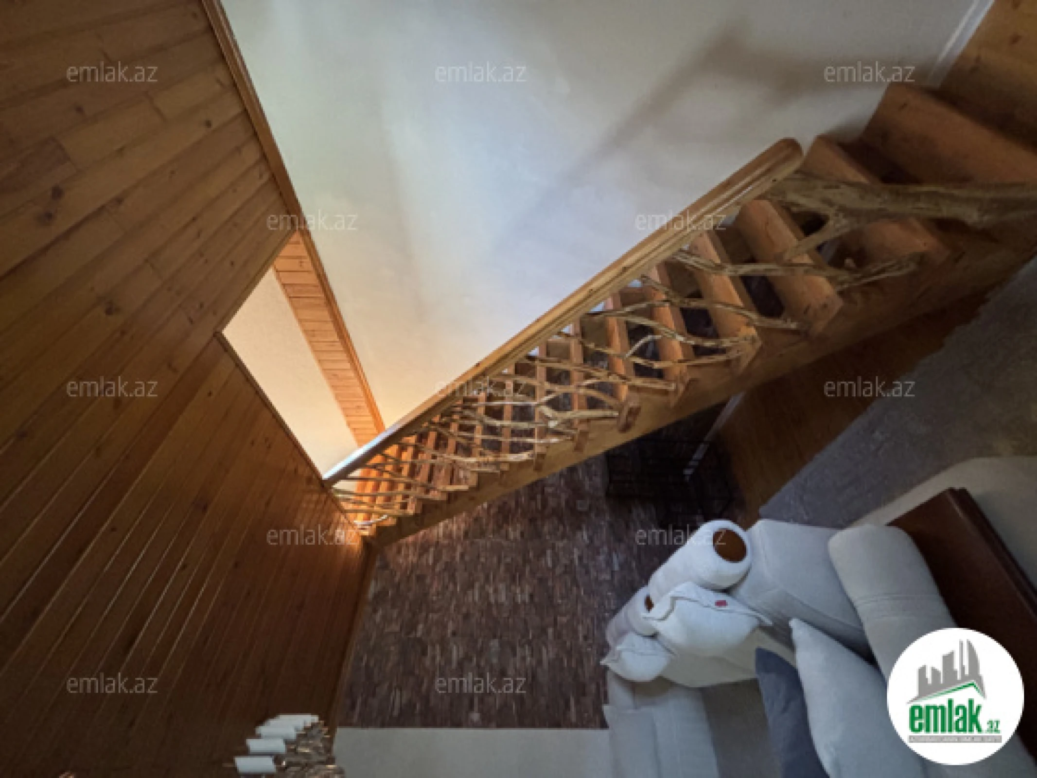 Satılır 6 otaqlı həyət evi 200 m²