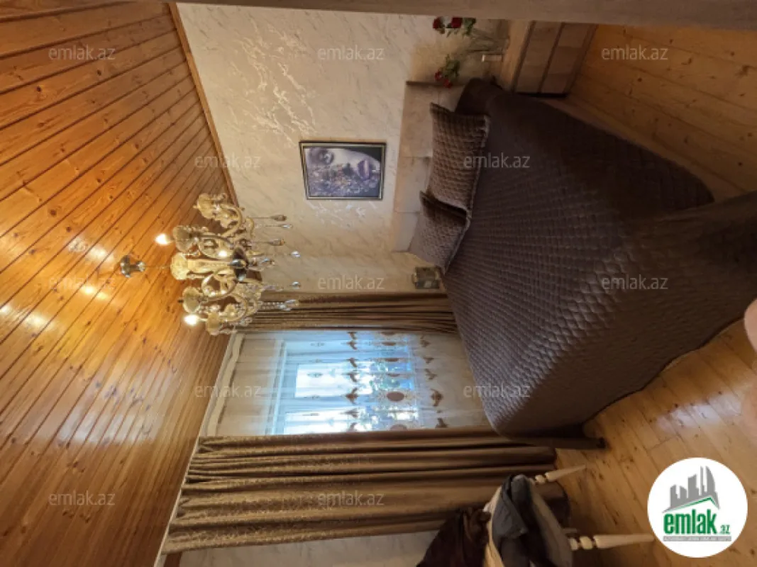 Satılır 6 otaqlı həyət evi 200 m²