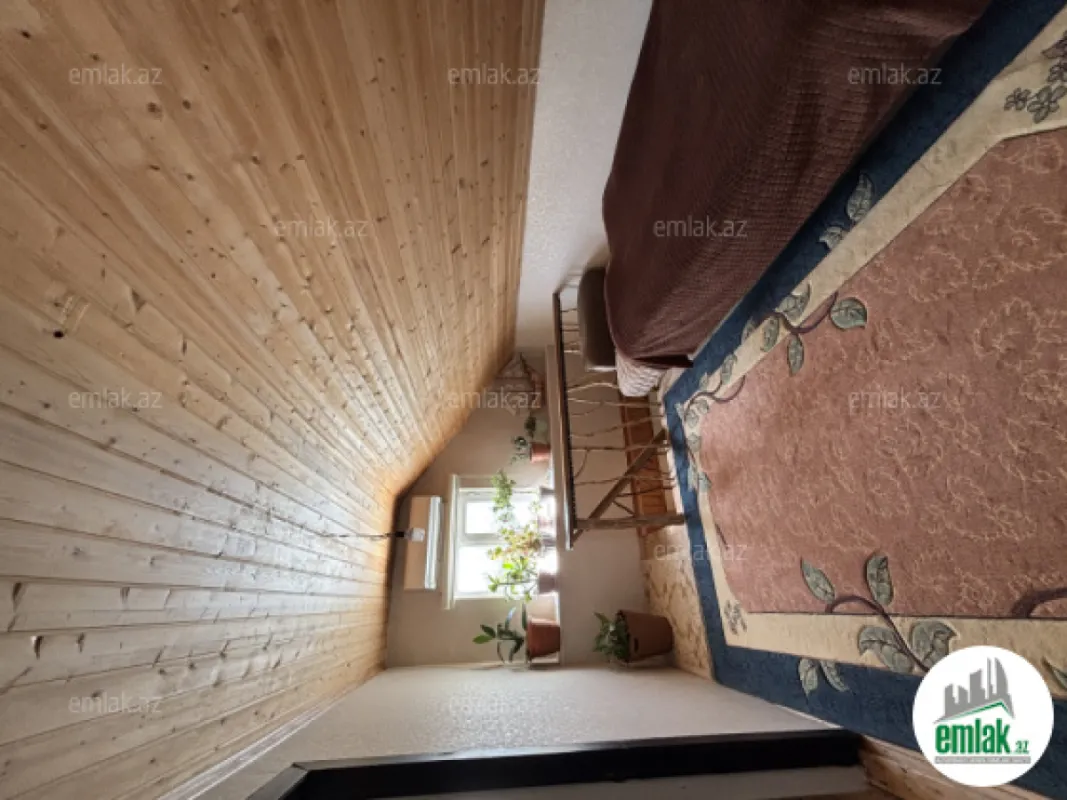 Satılır 6 otaqlı həyət evi 200 m²