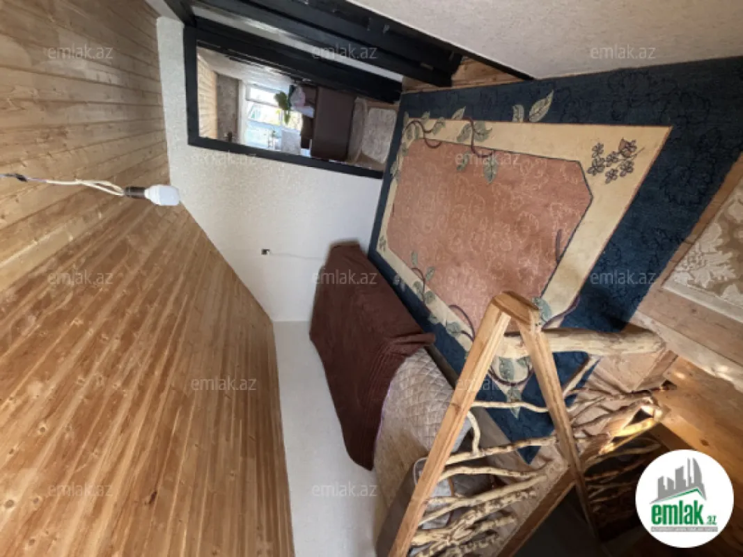 Satılır 6 otaqlı həyət evi 200 m²
