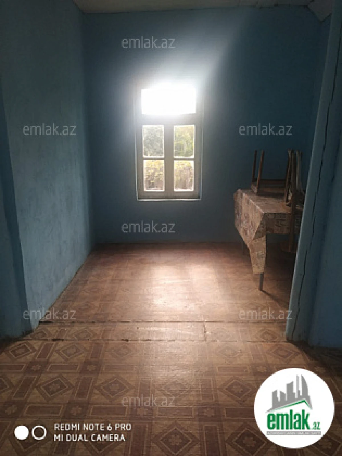 Satılır 5 otaqlı köhnə tikili 800 m²