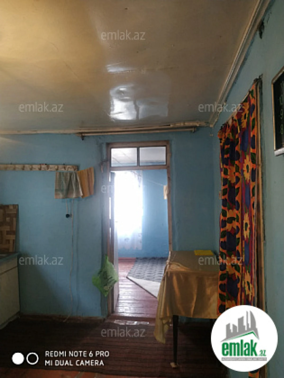 Satılır 5 otaqlı köhnə tikili 800 m²