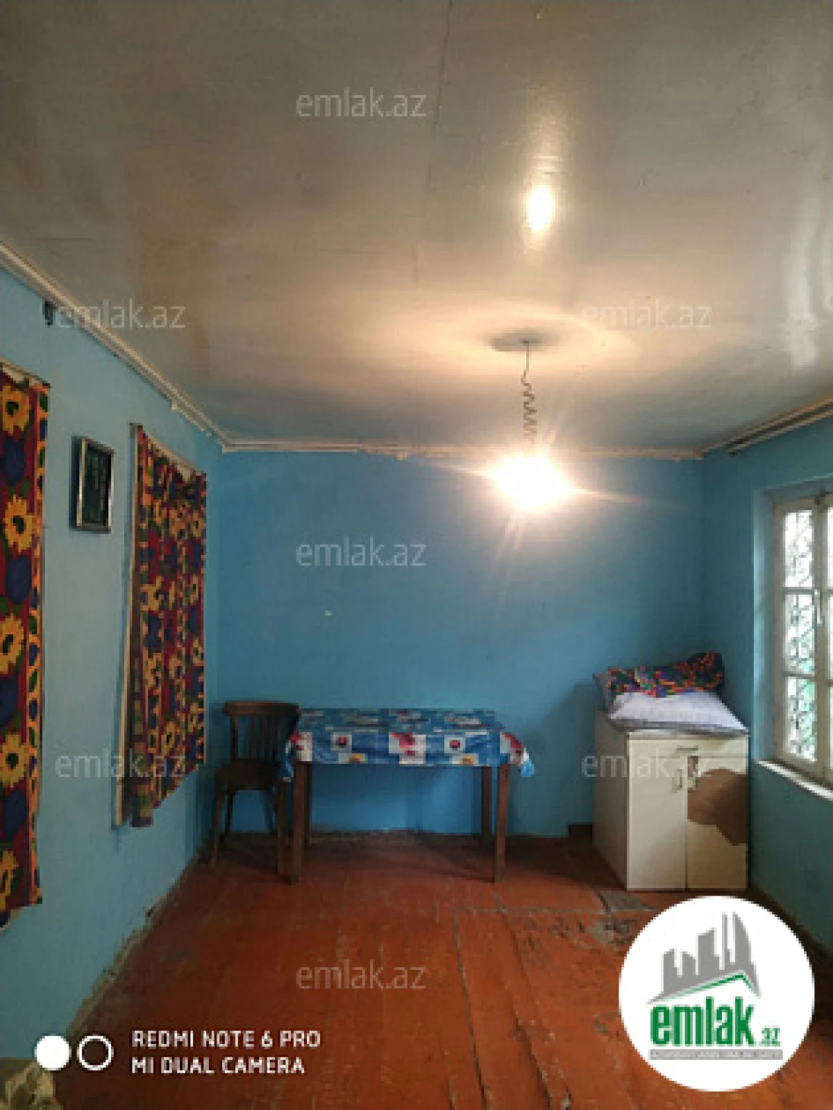 Satılır 5 otaqlı köhnə tikili 800 m²