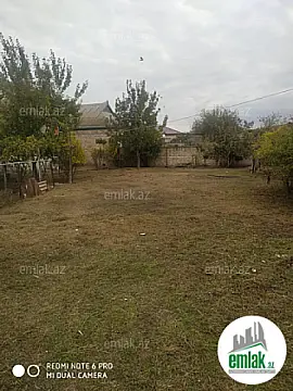 Satılır 5 otaqlı köhnə tikili 800 m²