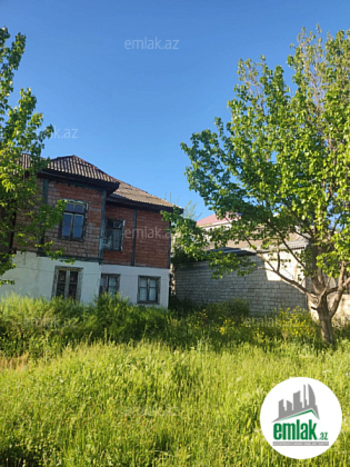 Satılır 5 otaqlı köhnə tikili 800 m²