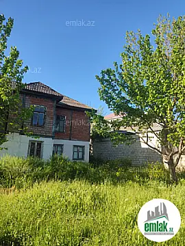 Satılır 5 otaqlı köhnə tikili 800 m²