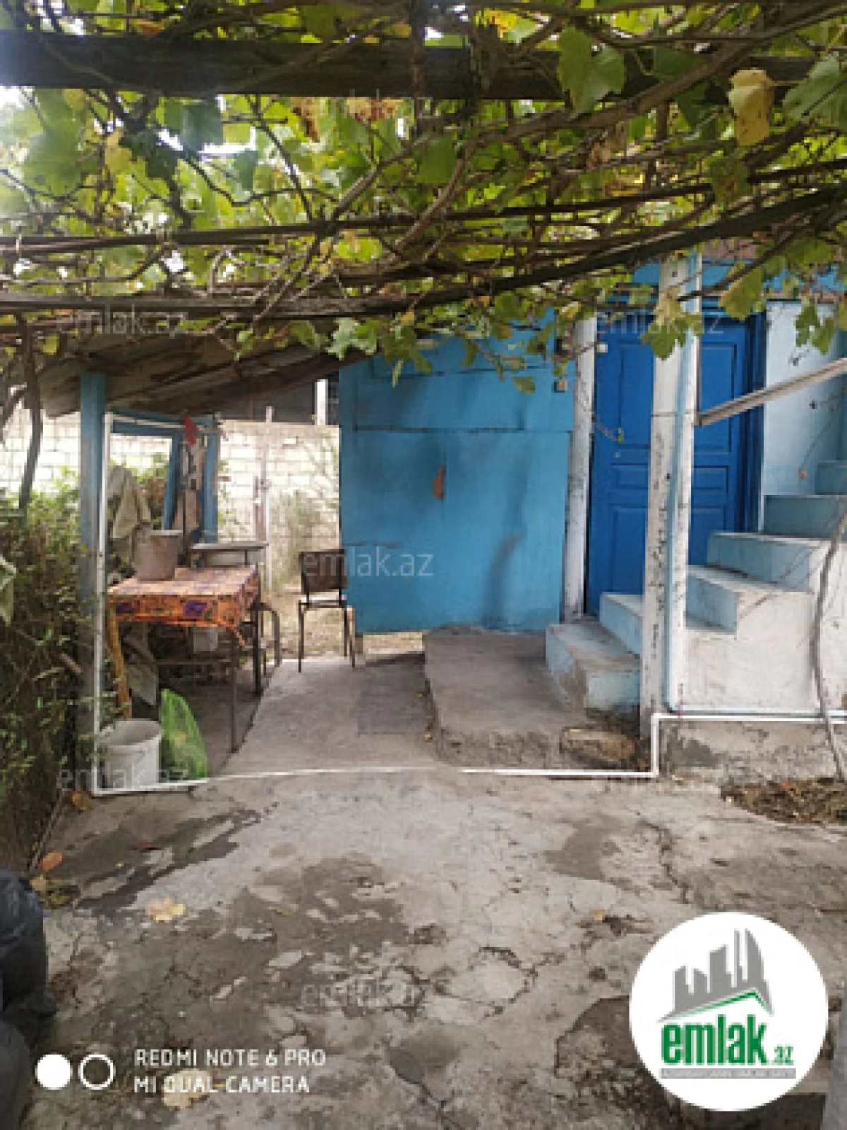 Satılır 5 otaqlı köhnə tikili 800 m²