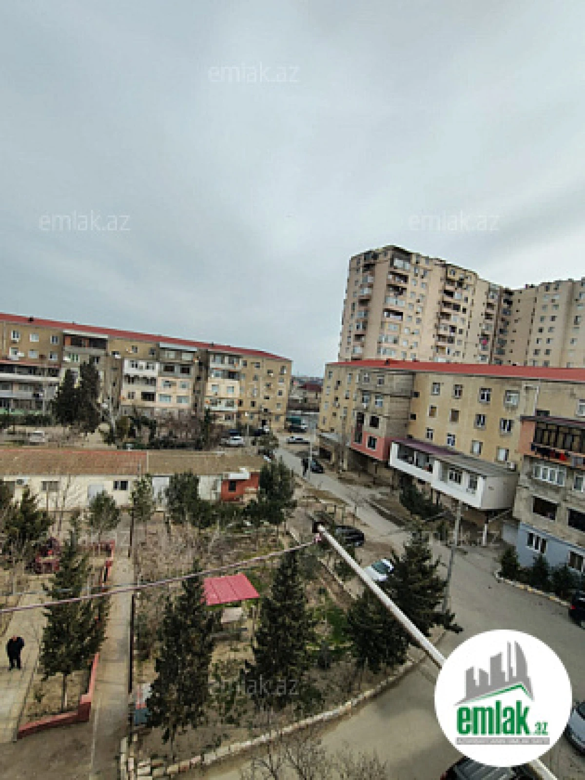 Satılır 2 otaqlı köhnə tikili 54 m²