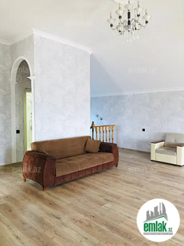 Satılır 6 otaqlı həyət evi 220 m²