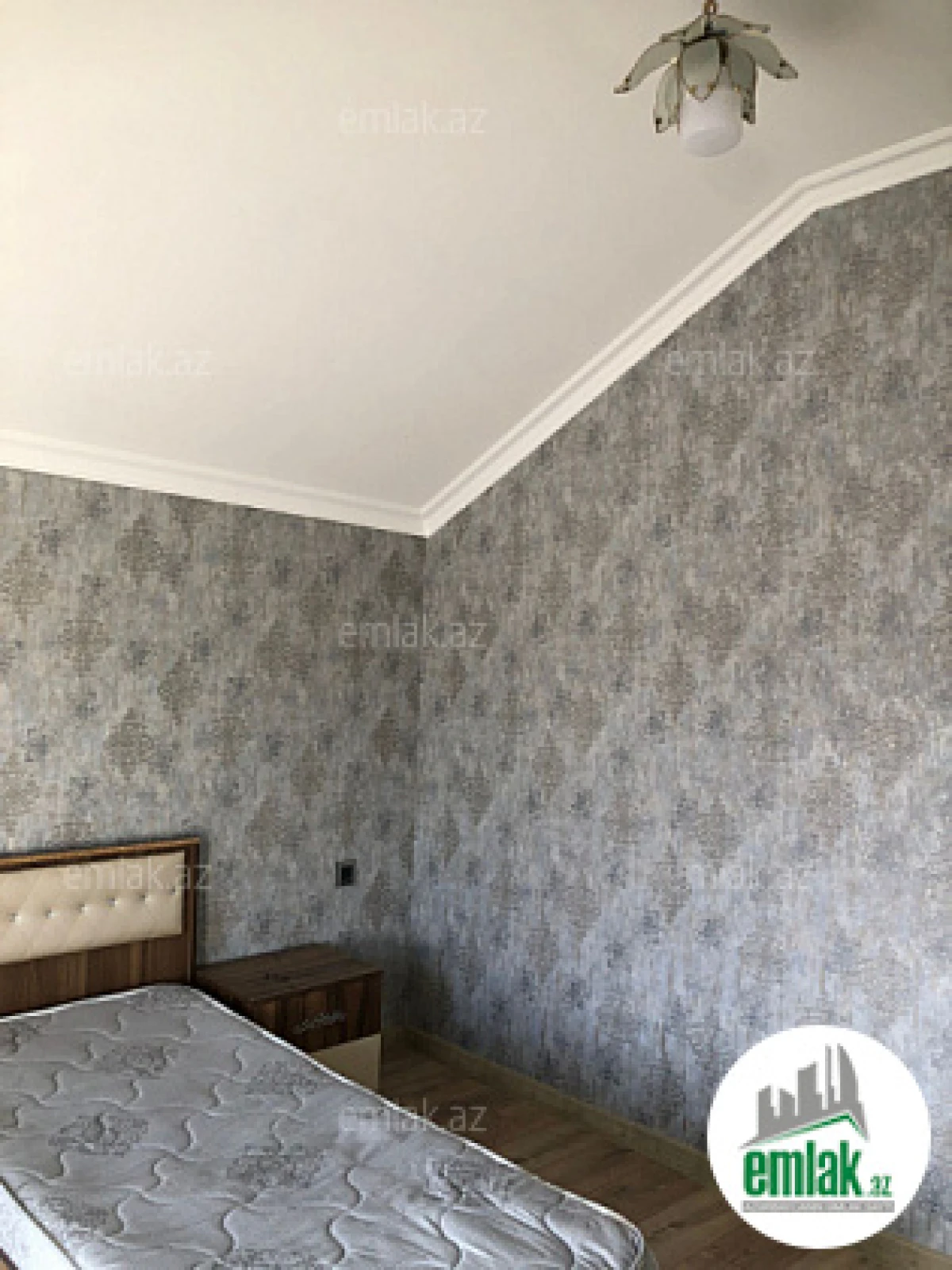 Satılır 6 otaqlı həyət evi 220 m²