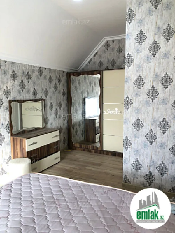Satılır 6 otaqlı həyət evi 220 m²