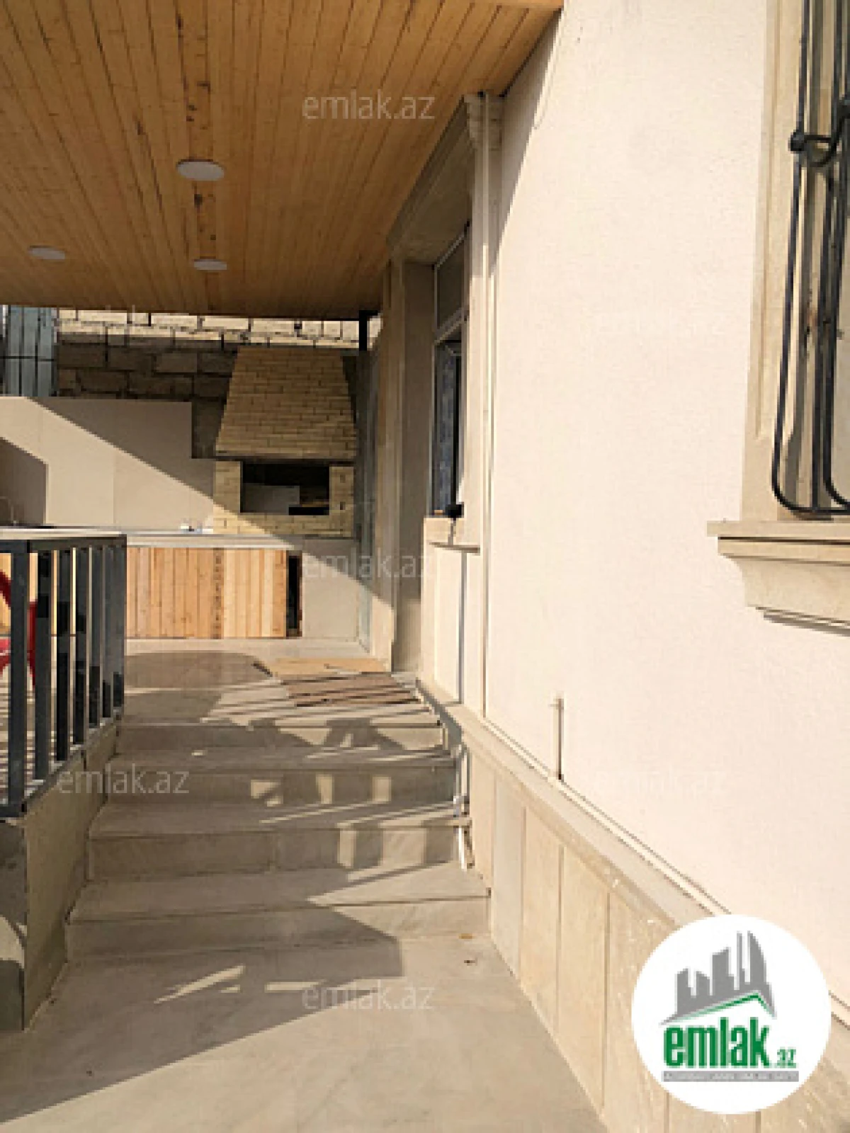 Satılır 6 otaqlı həyət evi 220 m²