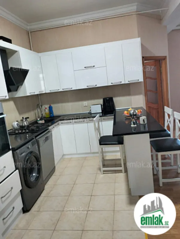 Satılır 2 otaqlı yeni tikili 75 m²