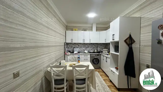 Satılır 3 otaqlı köhnə tikili 110 m²