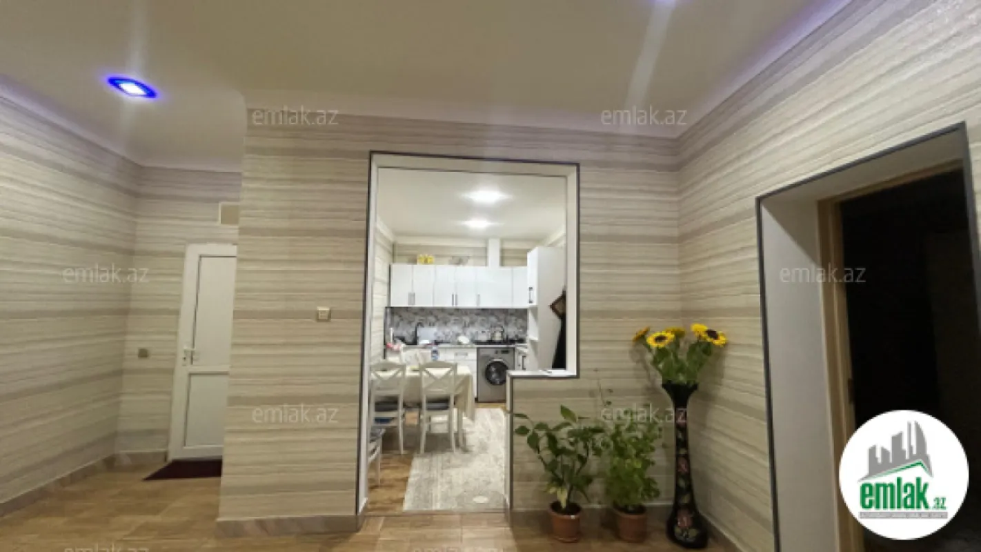 Satılır 3 otaqlı köhnə tikili 110 m²
