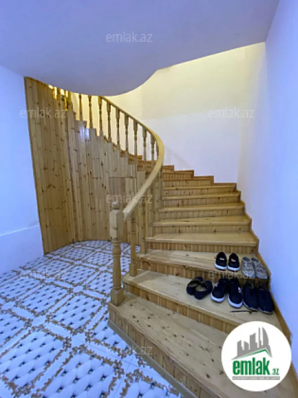 Satılır 6 otaqlı həyət evi 250 m²