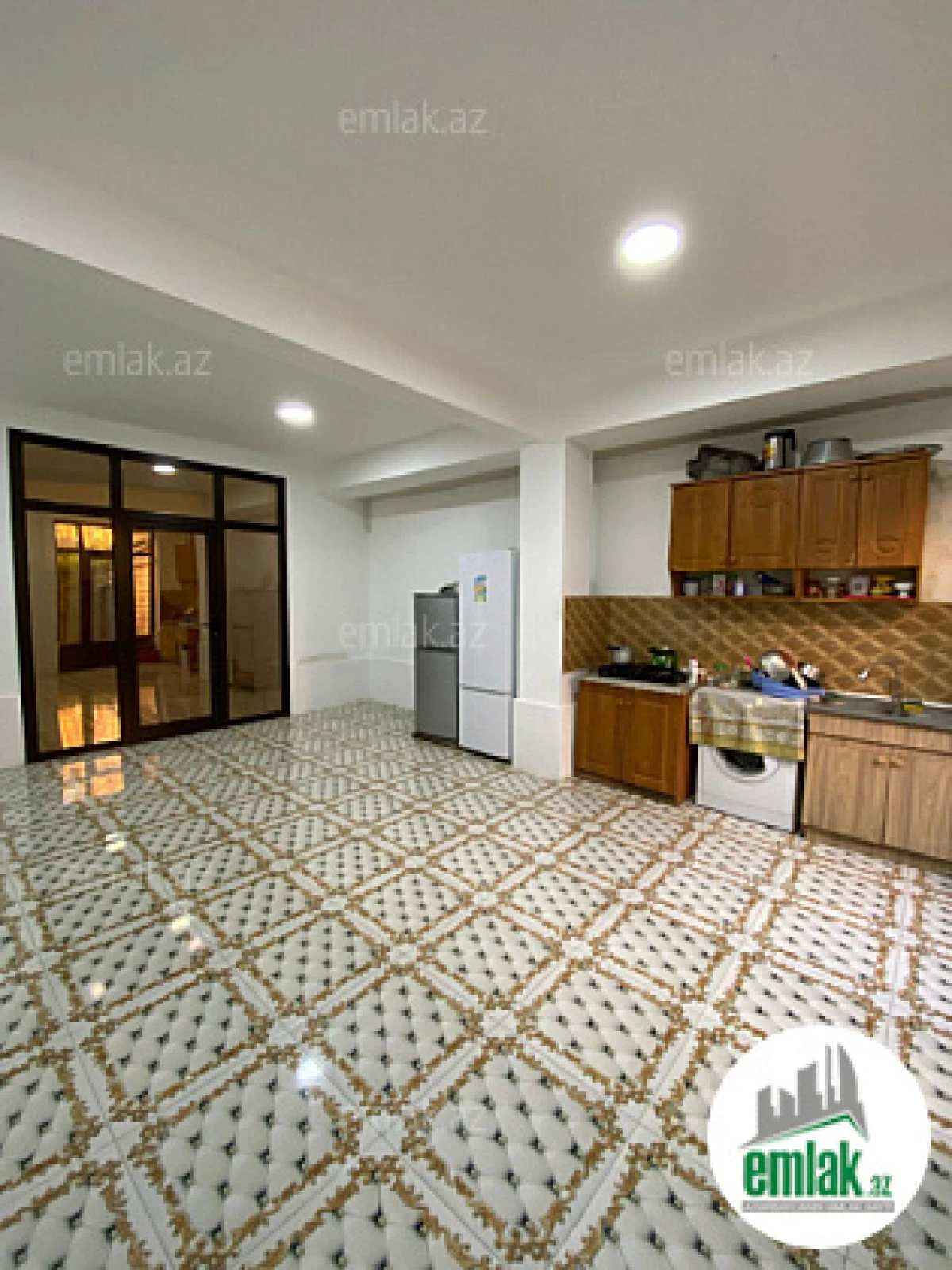 Satılır 6 otaqlı həyət evi 250 m²