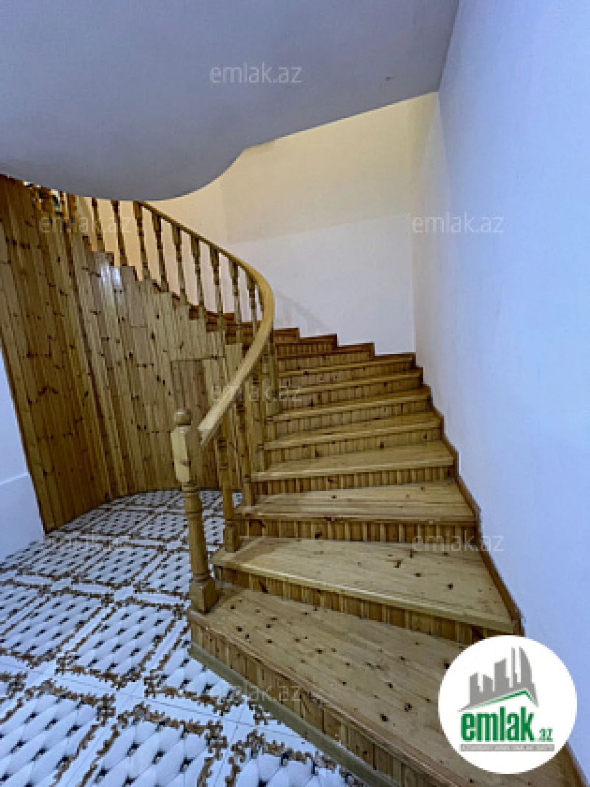 Satılır 6 otaqlı həyət evi 250 m²