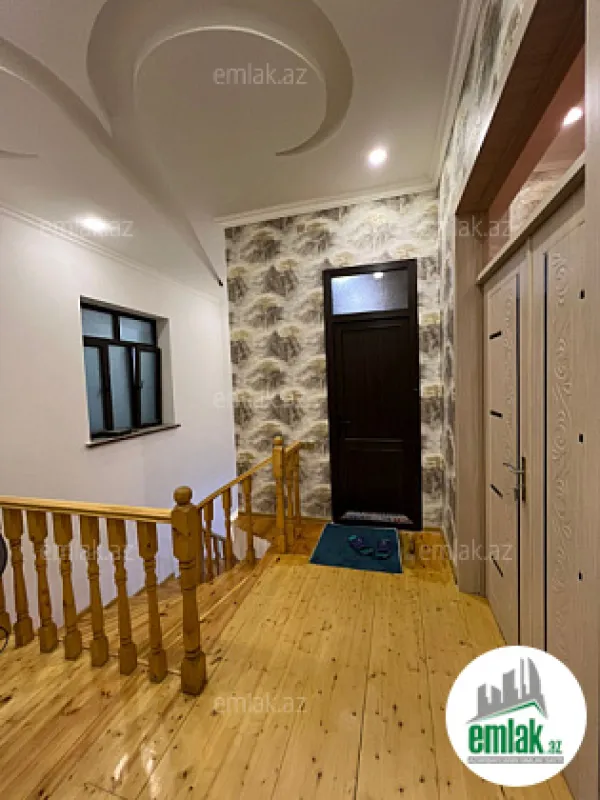 Satılır 6 otaqlı həyət evi 250 m²