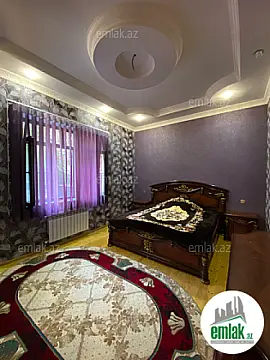 Satılır 6 otaqlı həyət evi 250 m²