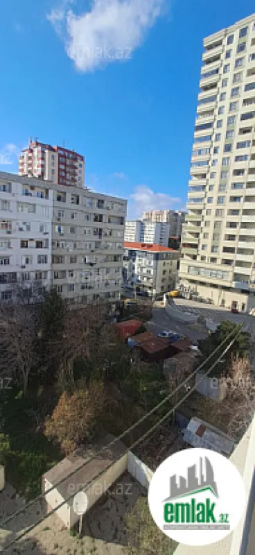 Satılır 2 otaqlı köhnə tikili 52 m²