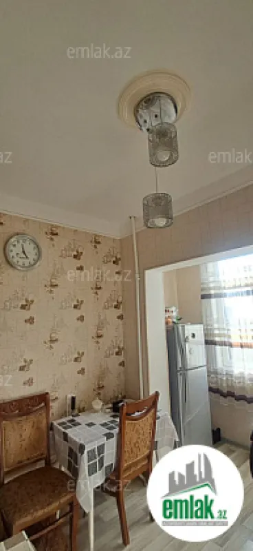 Satılır 2 otaqlı köhnə tikili 52 m²