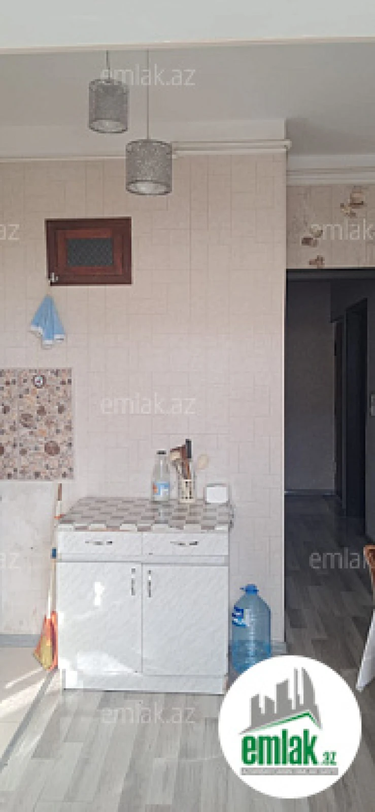 Satılır 2 otaqlı köhnə tikili 52 m²
