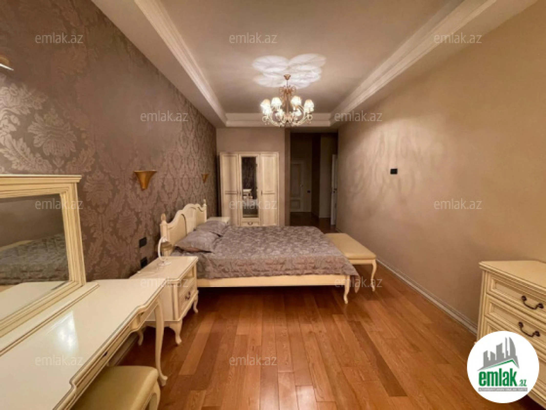 Satılır 4 otaqlı yeni tikili 244 m²