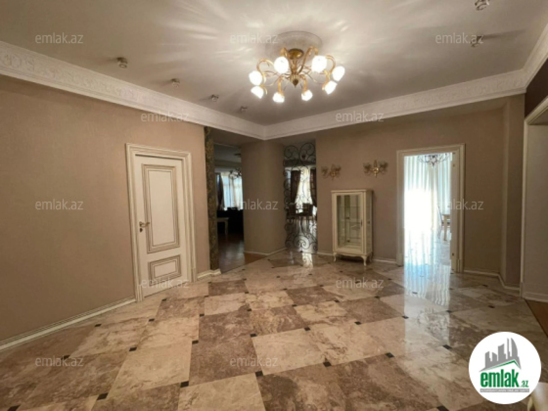 Satılır 4 otaqlı yeni tikili 244 m²