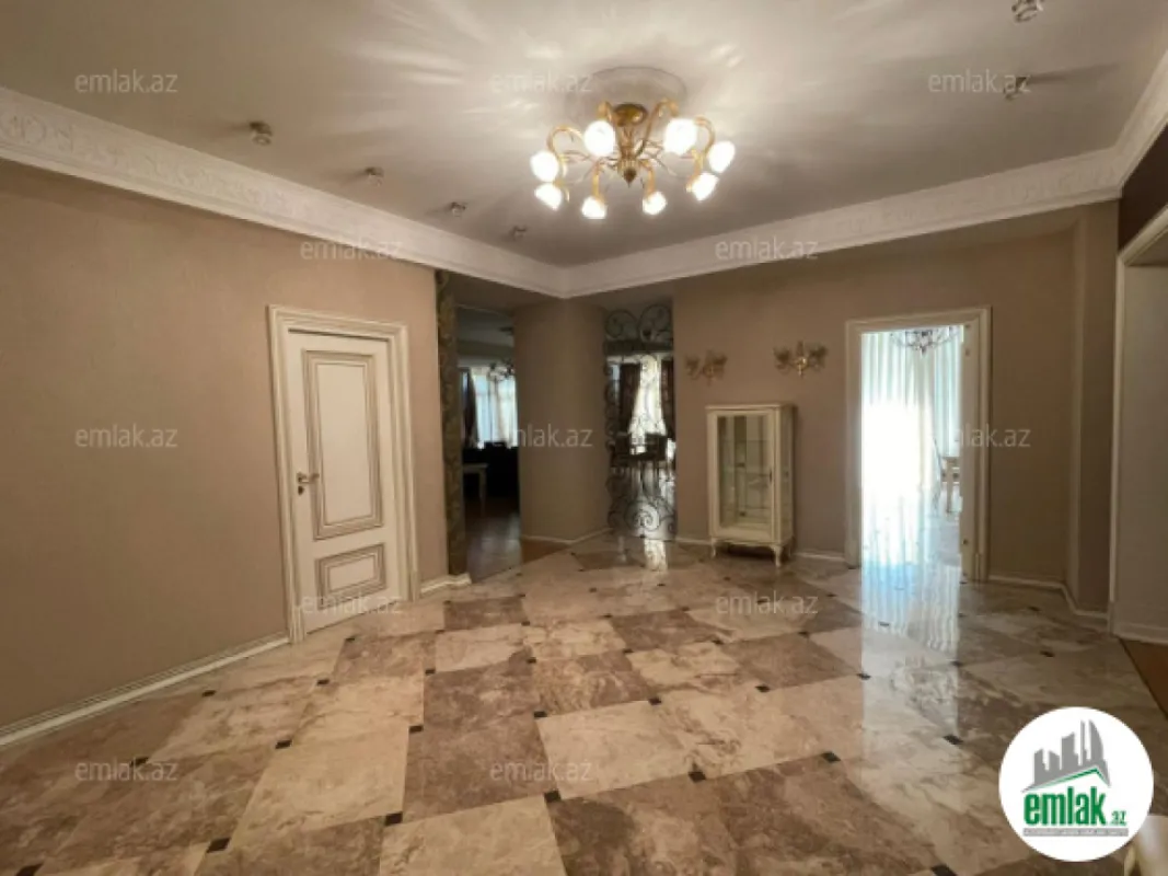 Satılır 4 otaqlı yeni tikili 244 m²