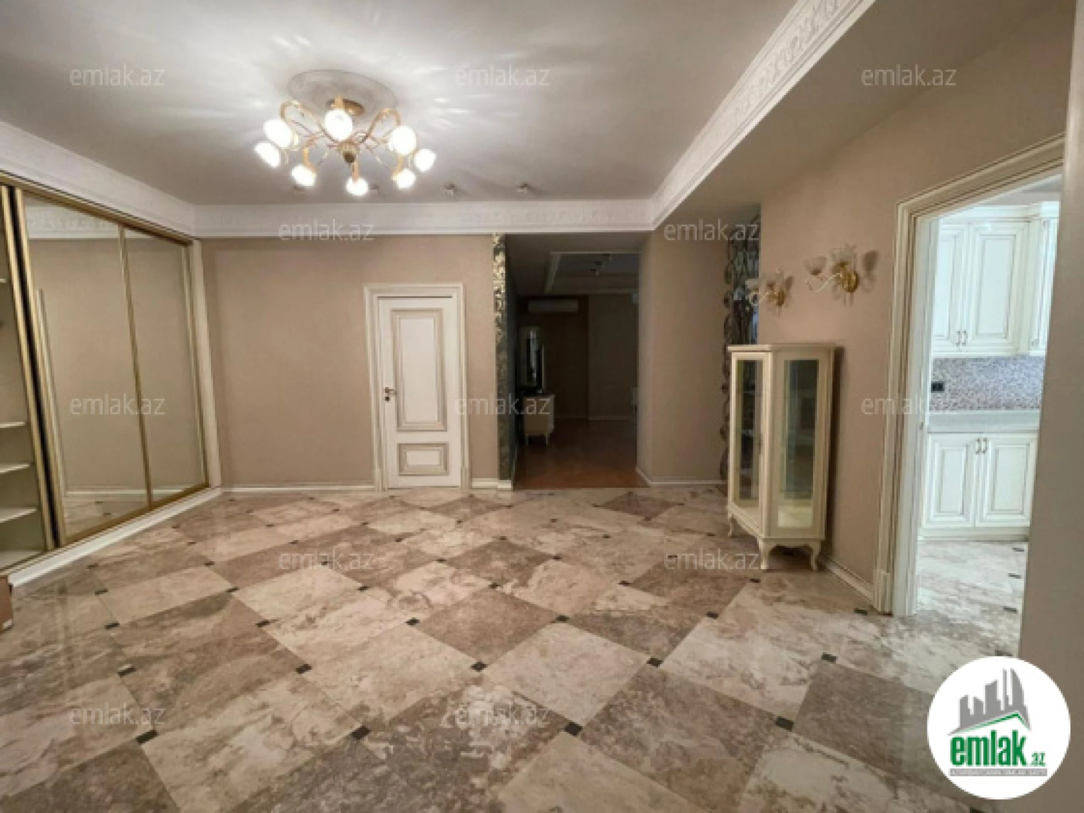 Satılır 4 otaqlı yeni tikili 244 m²