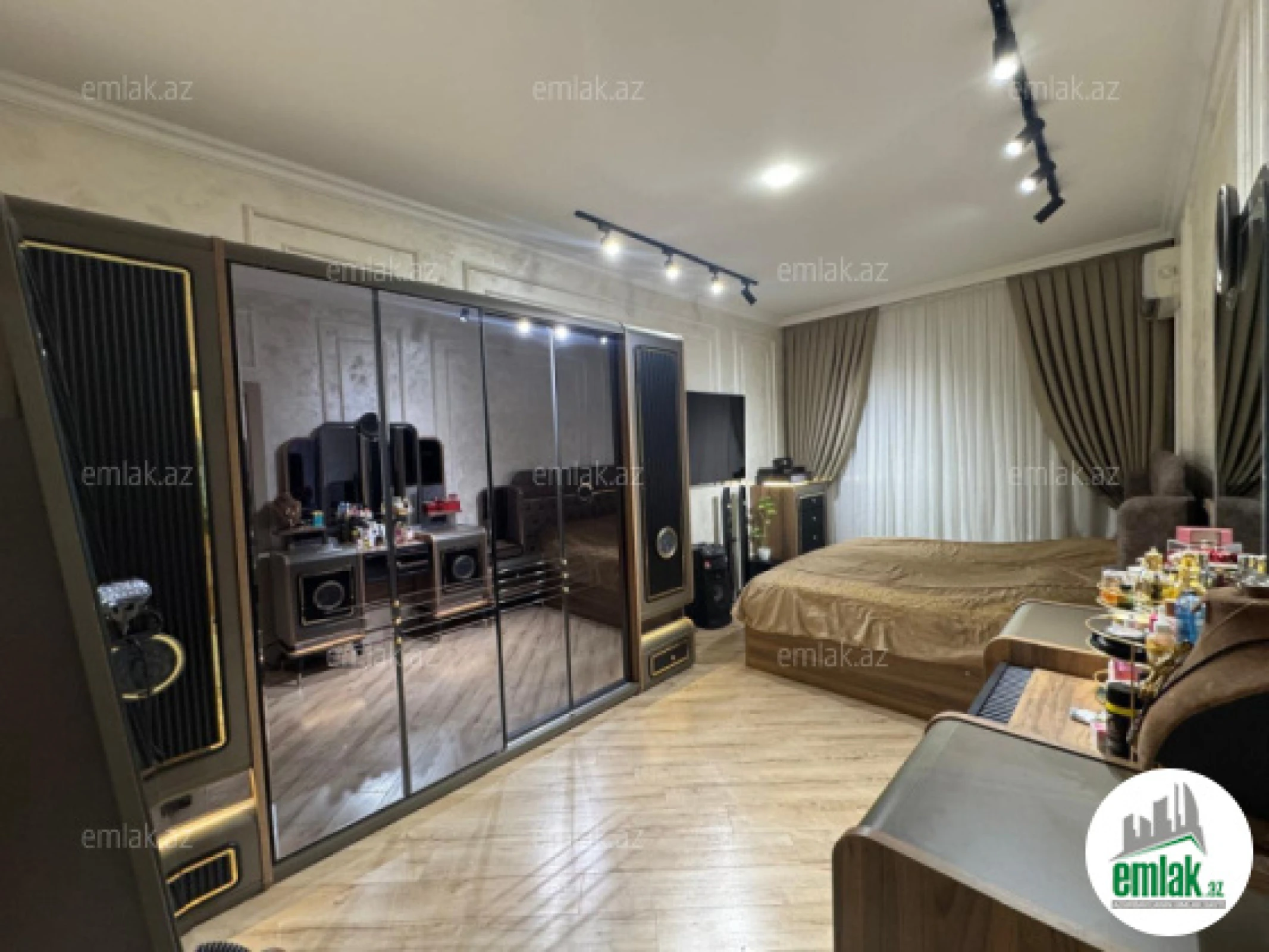 Satılır 2 otaqlı yeni tikili 87 m²